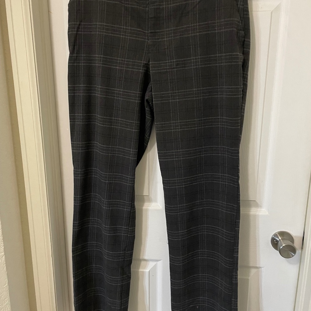 Business casual, slacks, trousers, fun, plaid pattern, black women’s 16